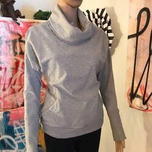 Lululemon Gray Cowl Neck Sweatshirt sz 6